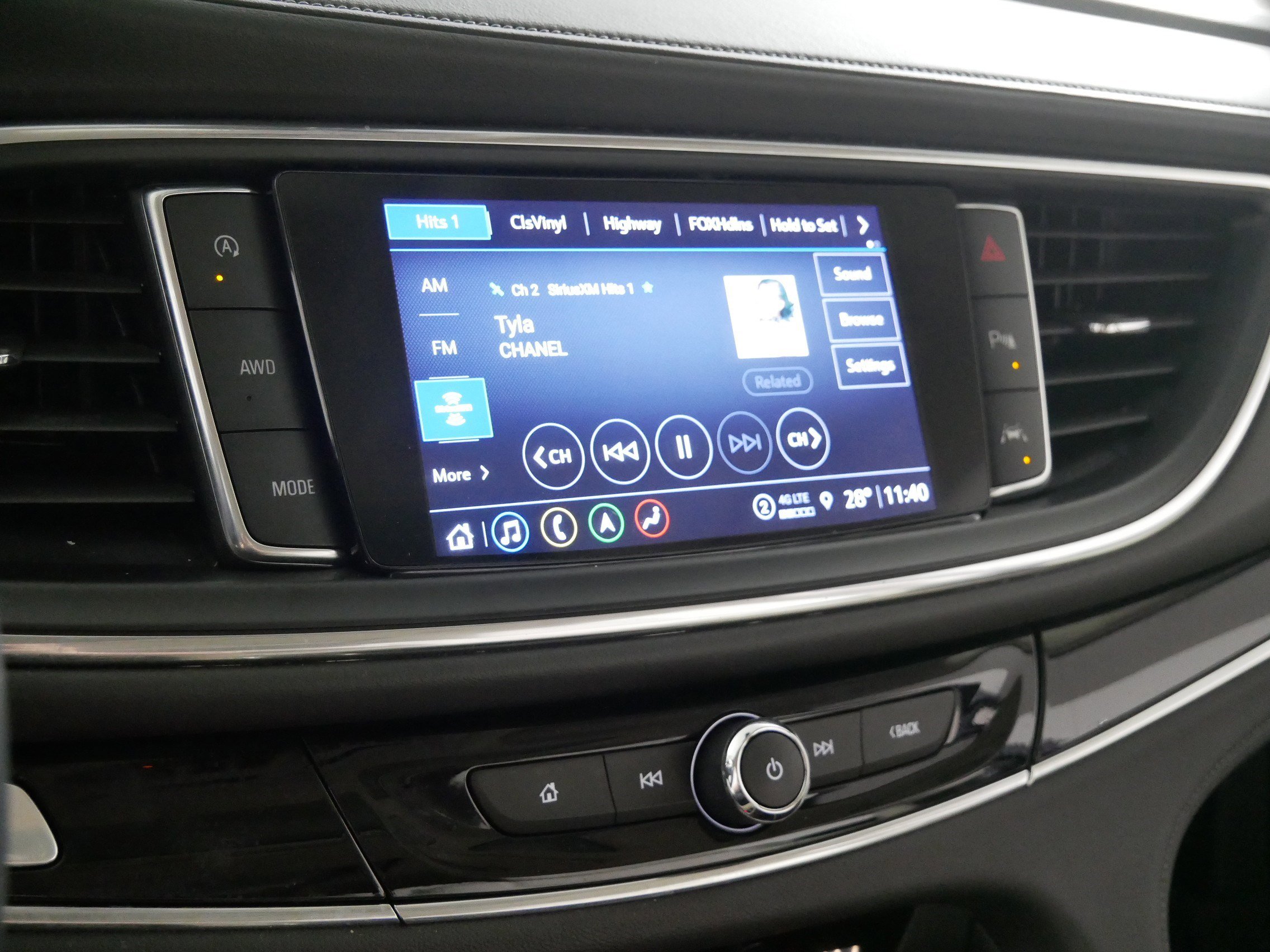 Certified 2023 Buick Enclave Avenir w/ Avenir Technology Package image 22