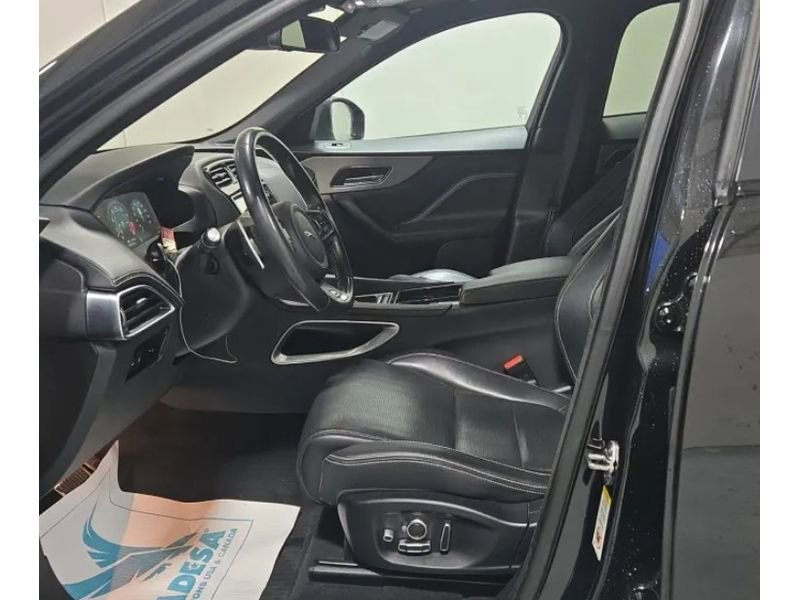 Used 2018 Jaguar F-PACE S image 7