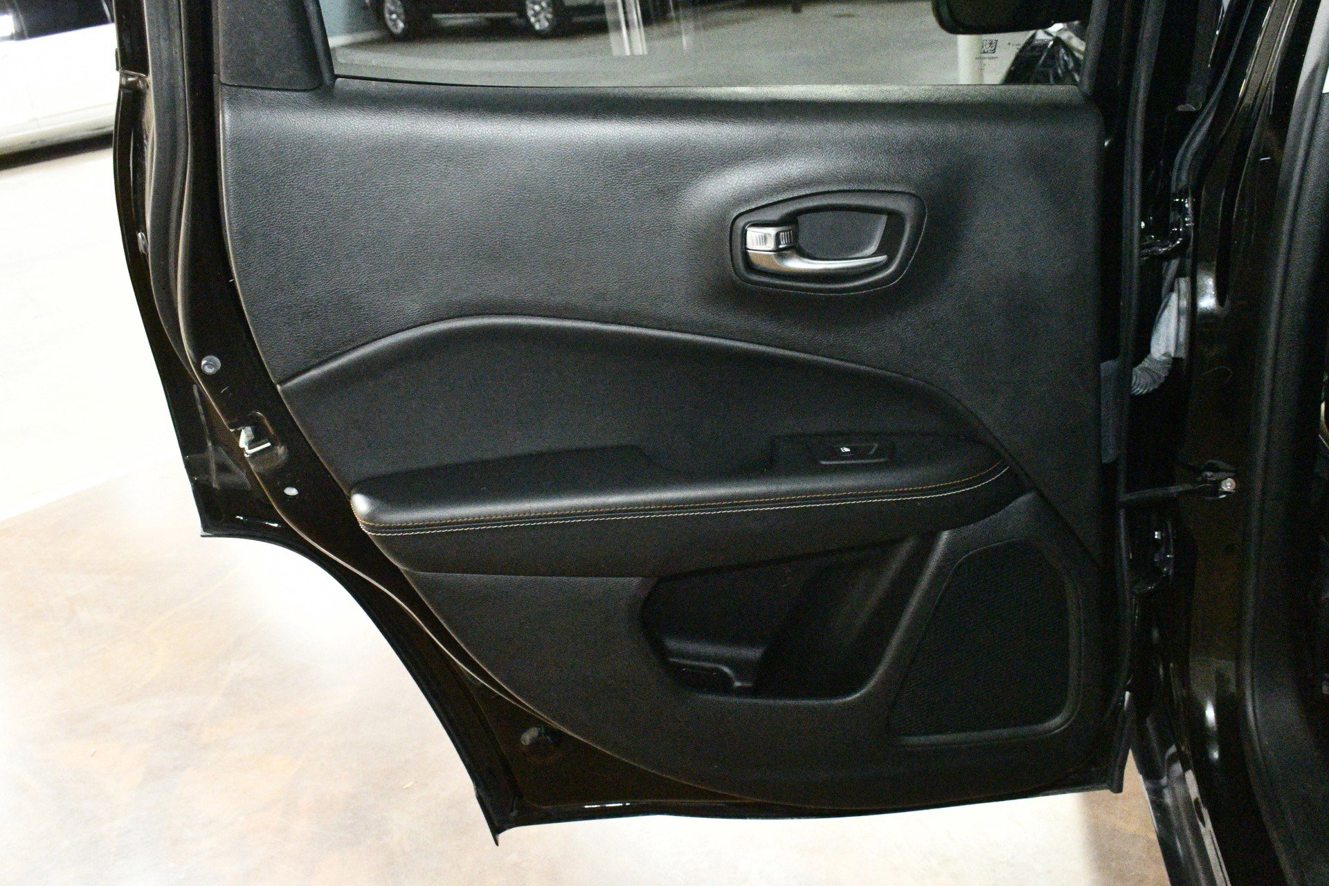 Used 2019 Jeep Compass Latitude w/ Popular Equipment Group image 45