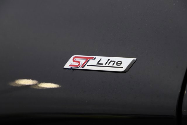 Used 2025 Ford Explorer ST-Line w/ ST-Line Street Pack image 3