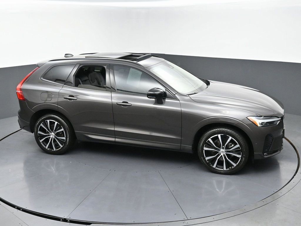 Used 2023 Volvo XC60 B5 Plus image 47