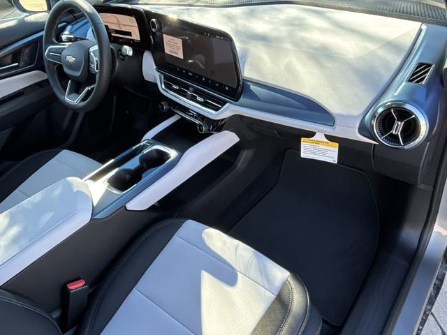 New 2026 Chevrolet Equinox EV LT image 25