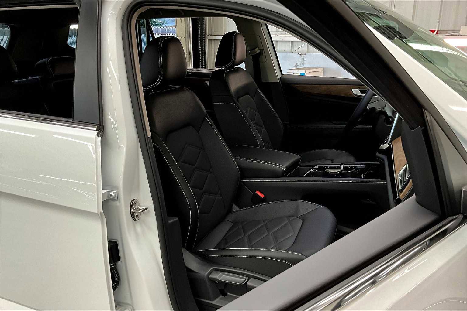 New 2025 Volkswagen Atlas SE image 30