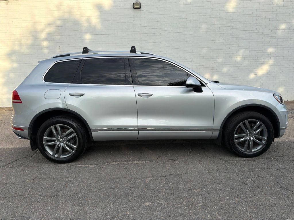 Used 2016 Volkswagen Touareg TDI w/ Technology Pkg AWD/4WD image 1