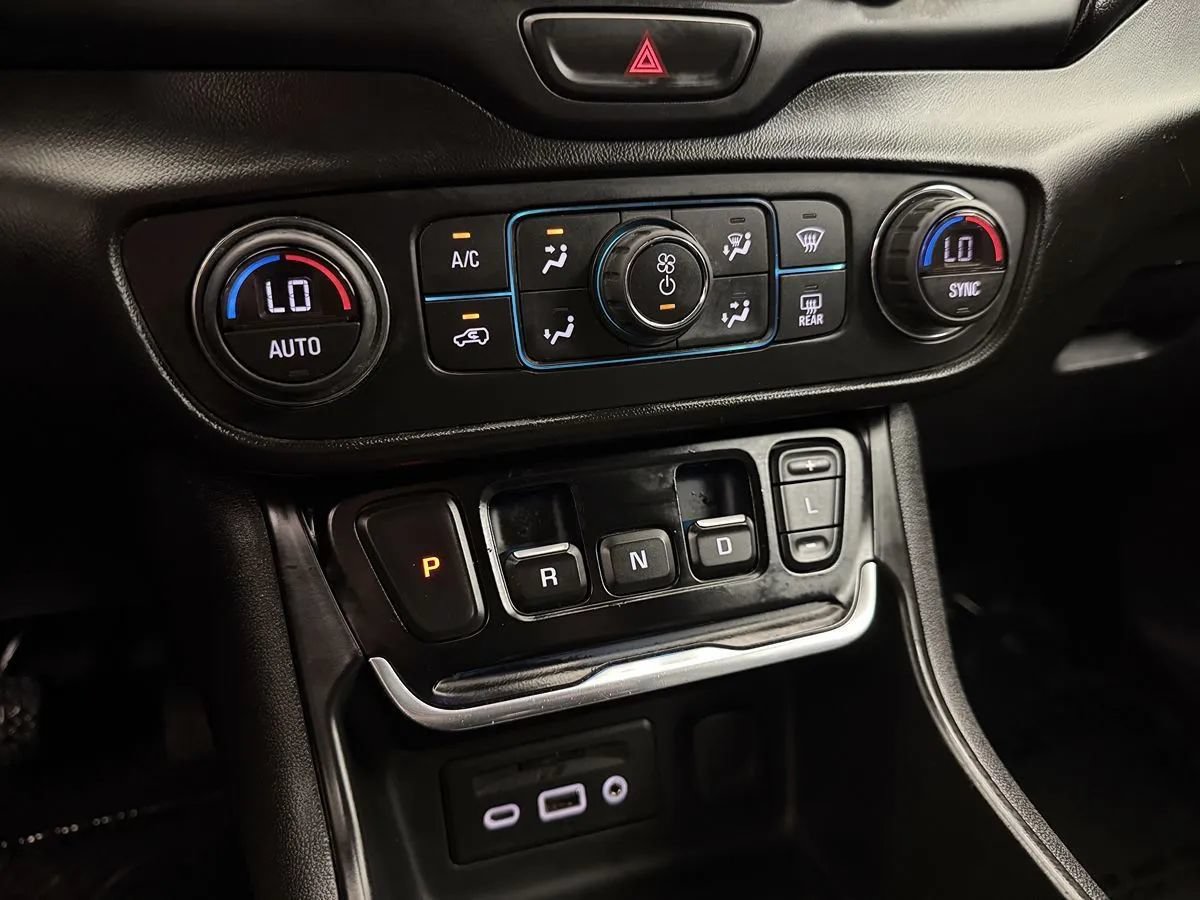 Used 2021 GMC Terrain SLT w/ Infotainment Package II FWD image 23