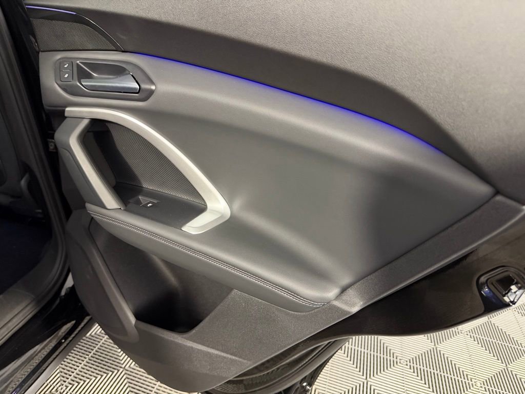 Used 2025 Audi Q5 Premium w/ Convenience Package image 31