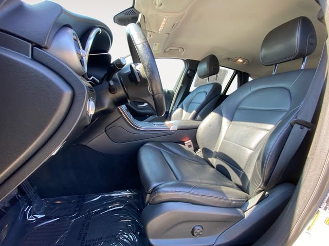 Used 2021 Mercedes-Benz GLC 300 w/ Premium Package image 9