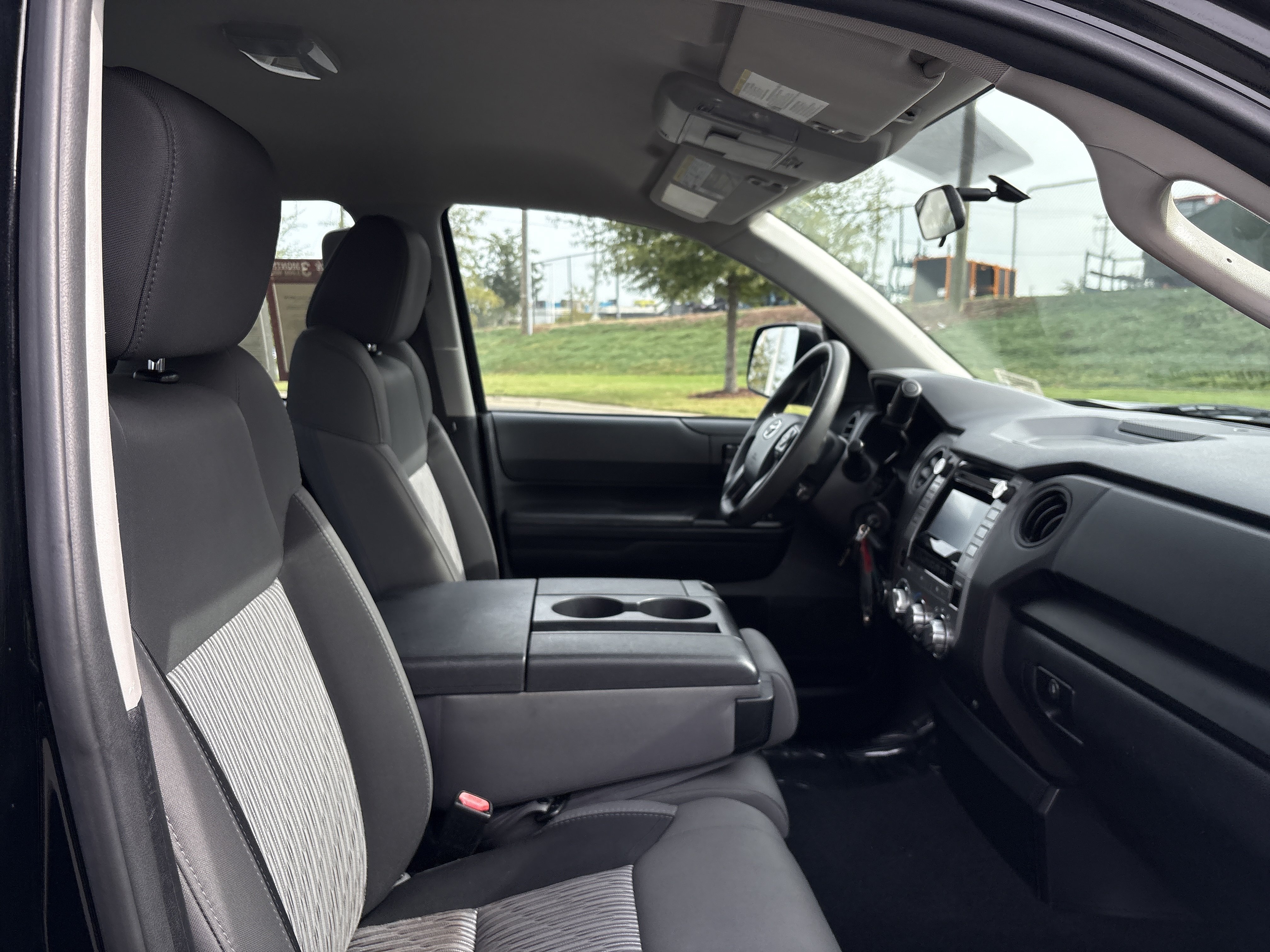 Used 2017 Toyota Tundra SR AWD/4WD image 23