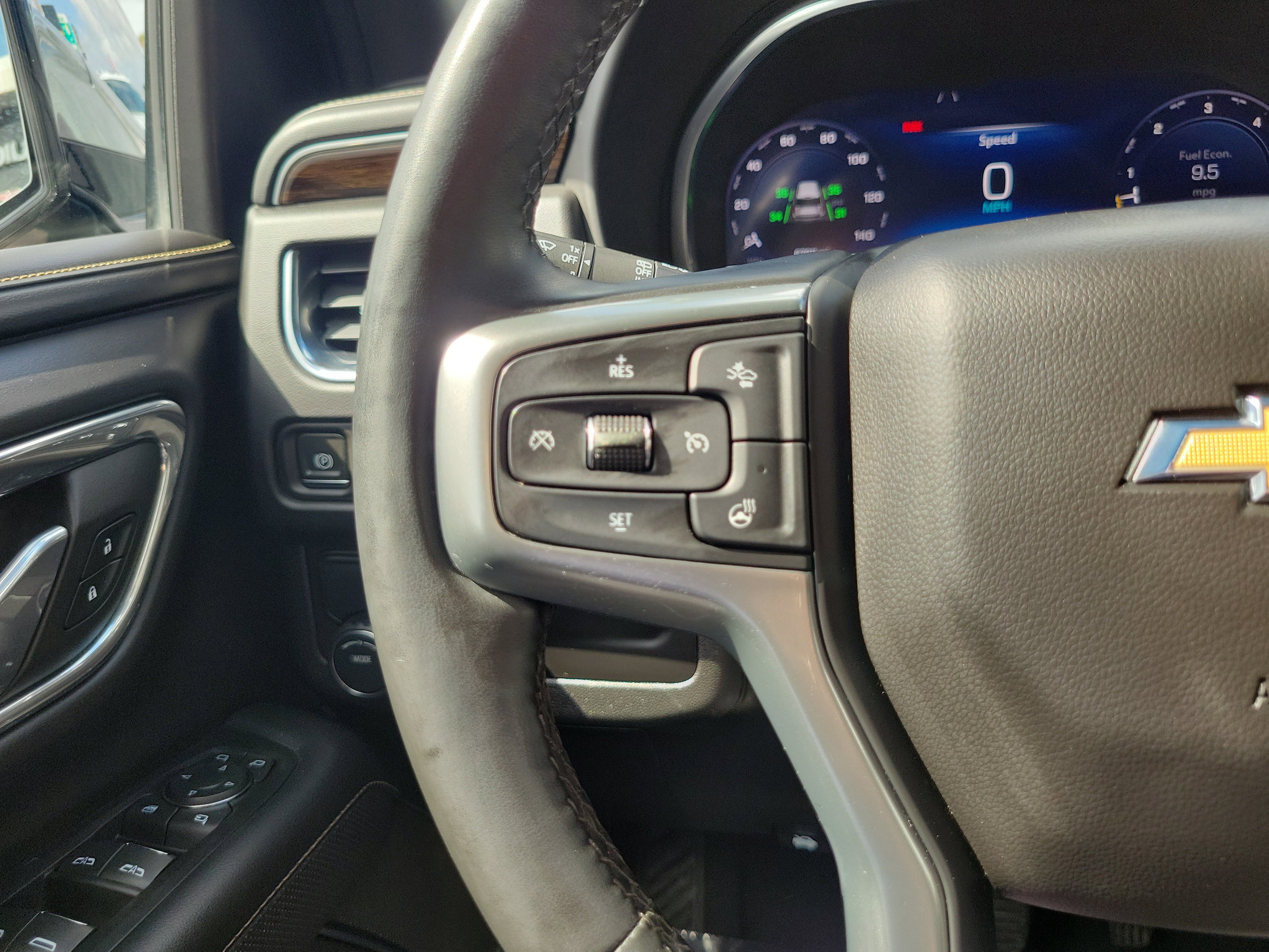 Used 2023 Chevrolet Suburban Premier image 20