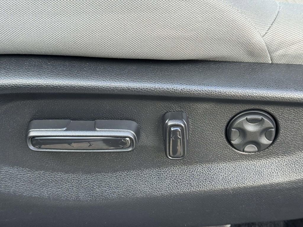 Certified 2022 Honda CR-V EX image 17