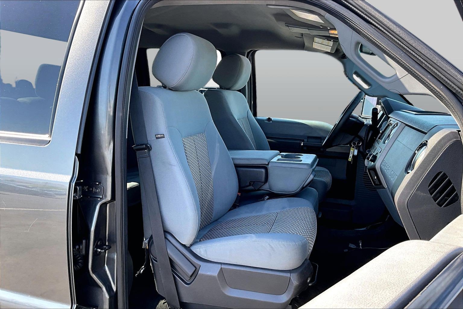 Used 2016 Ford F250 XLT w/ XLT Interior Package AWD/4WD image 7