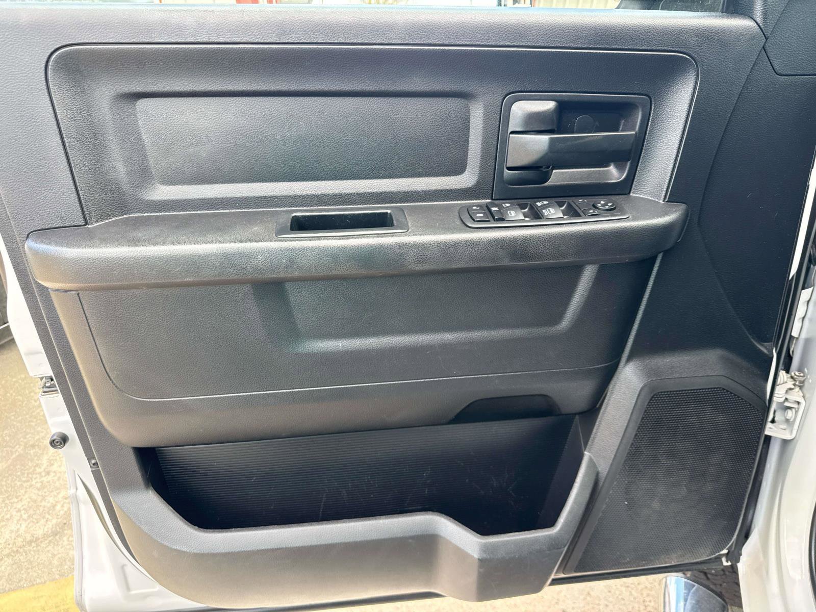 Used 2017 RAM 2500 Tradesman w/ Chrome Appearance Group image 18