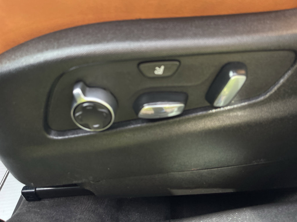 Used 2024 Cadillac XT4 Premium Luxury w/ Active Safety Package image 16