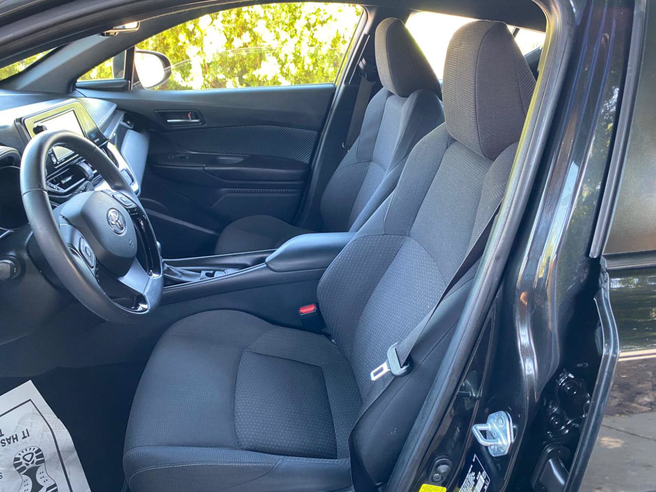 Used 2018 Toyota C-HR XLE FWD image 30