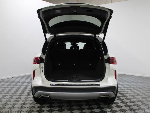 Used 2019 INFINITI QX50 Essential w/ Sensory Package AWD/4WD image 17