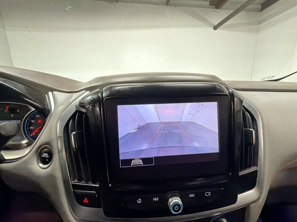 Used 2020 Chevrolet Traverse LT FWD image 14