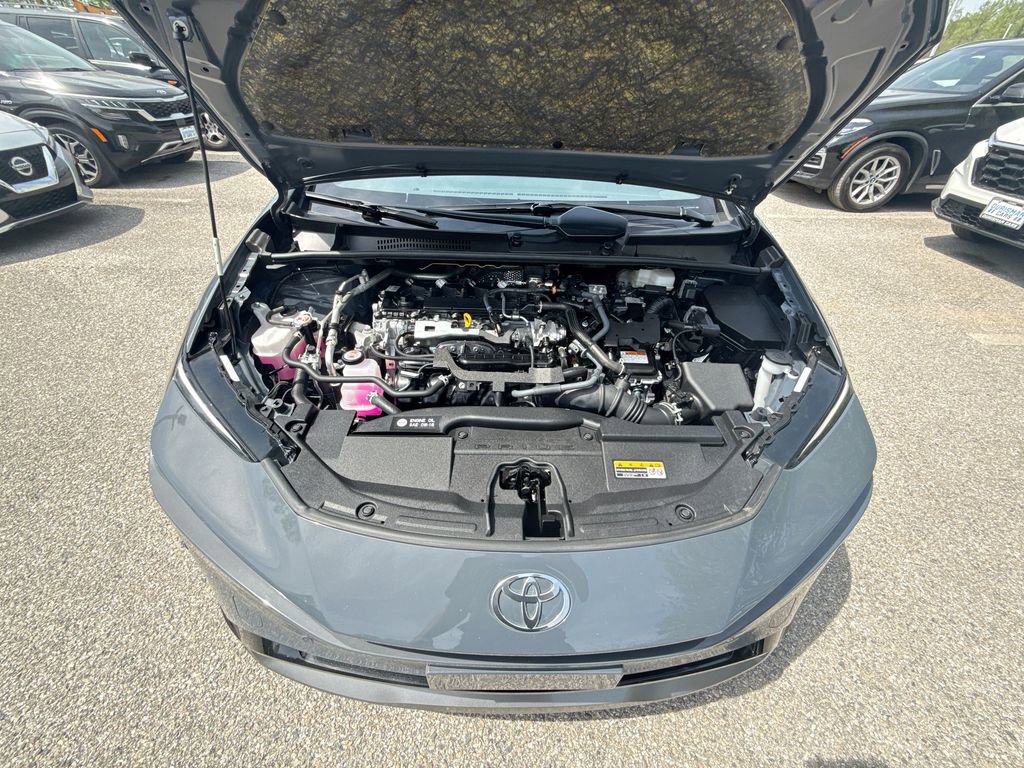 Used 2025 Toyota Prius XLE FWD image 17