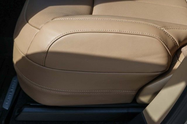 New 2025 Land Rover Range Rover Long Wheelbase SE image 20
