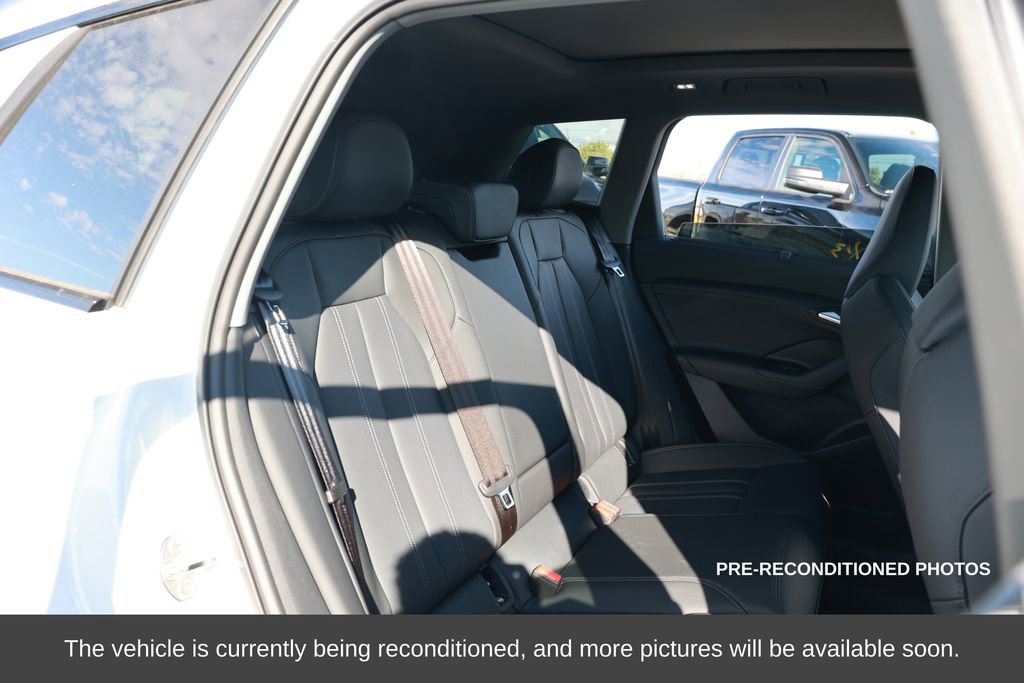 Used 2025 Audi Q6 e-tron Premium Plus w/ Premium Plus image 13