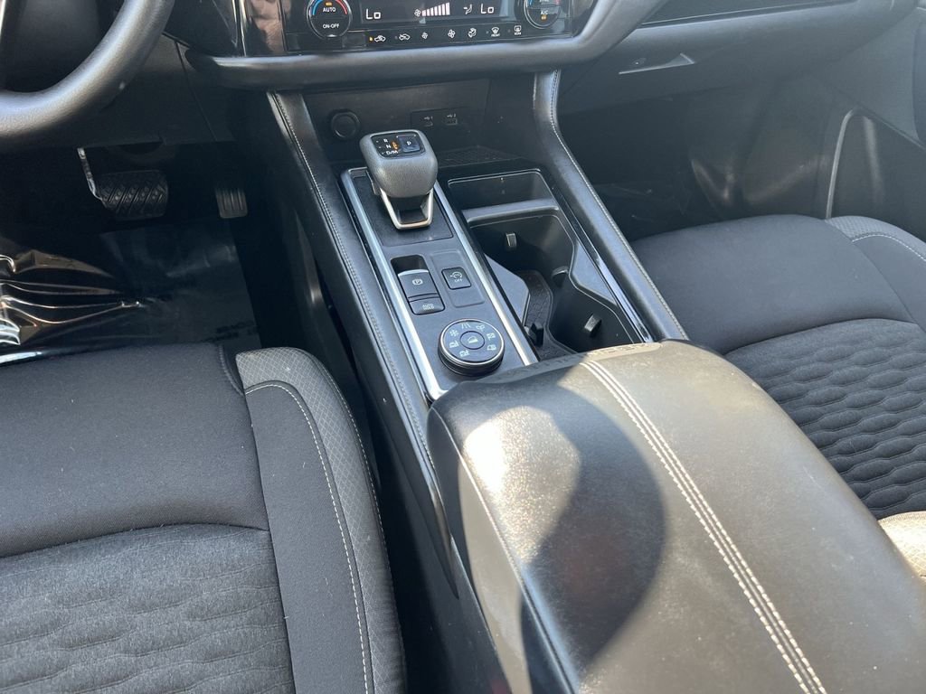 Used 2022 Nissan Pathfinder S AWD/4WD image 29