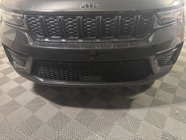 New 2025 Jeep Grand Cherokee Limited w/ Black Appearance Package image 12