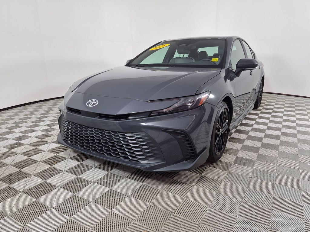 Used 2025 Toyota Camry SE FWD image 7