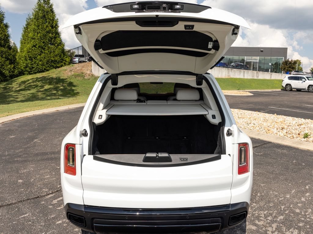 Certified 2022 Rolls-Royce Cullinan Black Badge w/ Dark Exterior Package AWD/4WD image 66