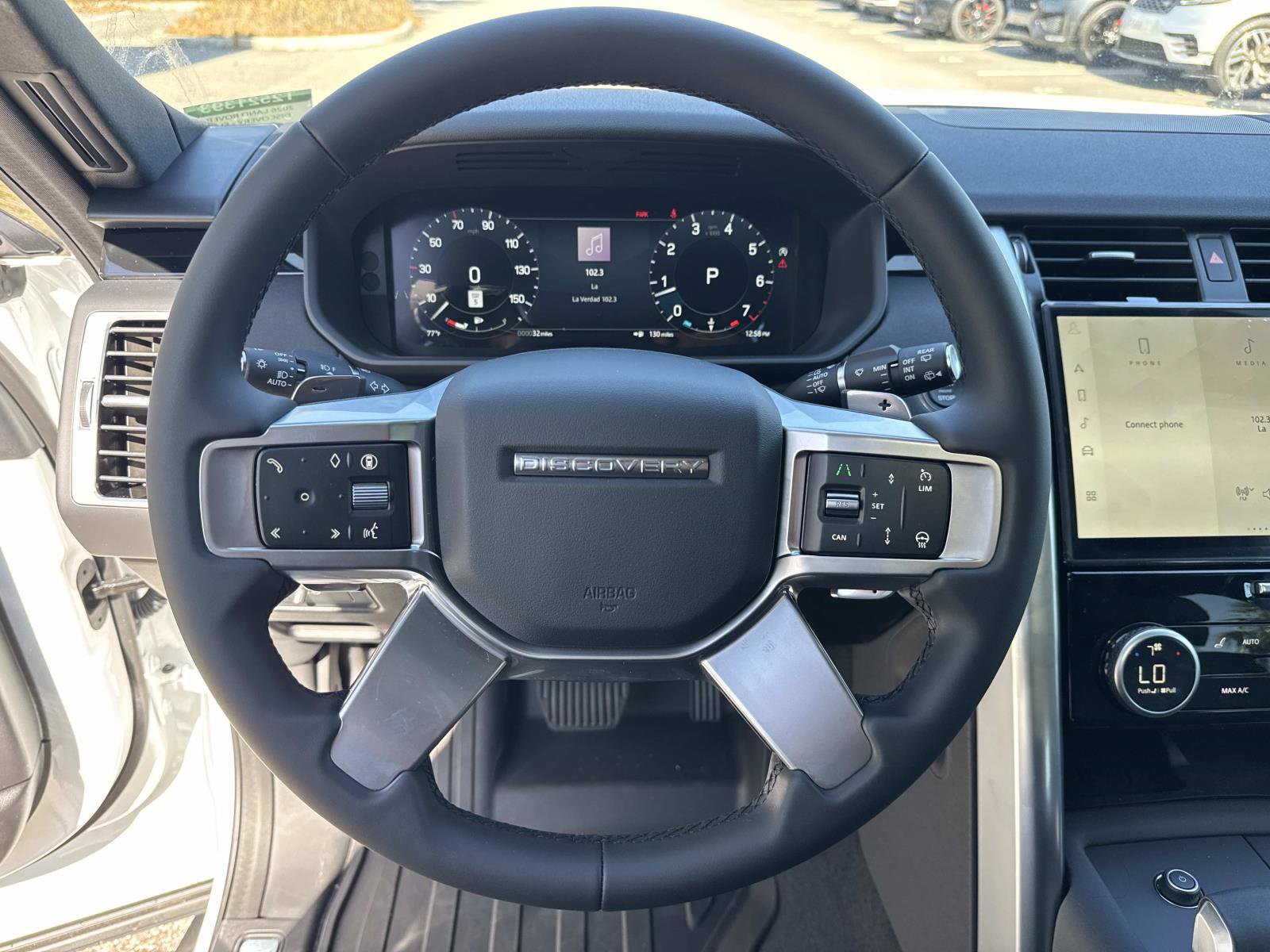 New 2026 Land Rover Discovery S AWD/4WD image 29