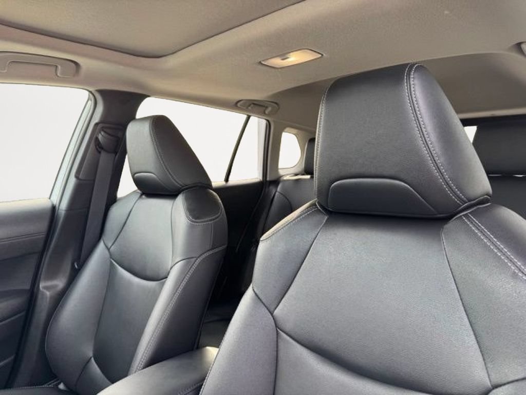 Used 2025 Toyota Corolla Cross XLE w/ Convenience Package FWD image 22