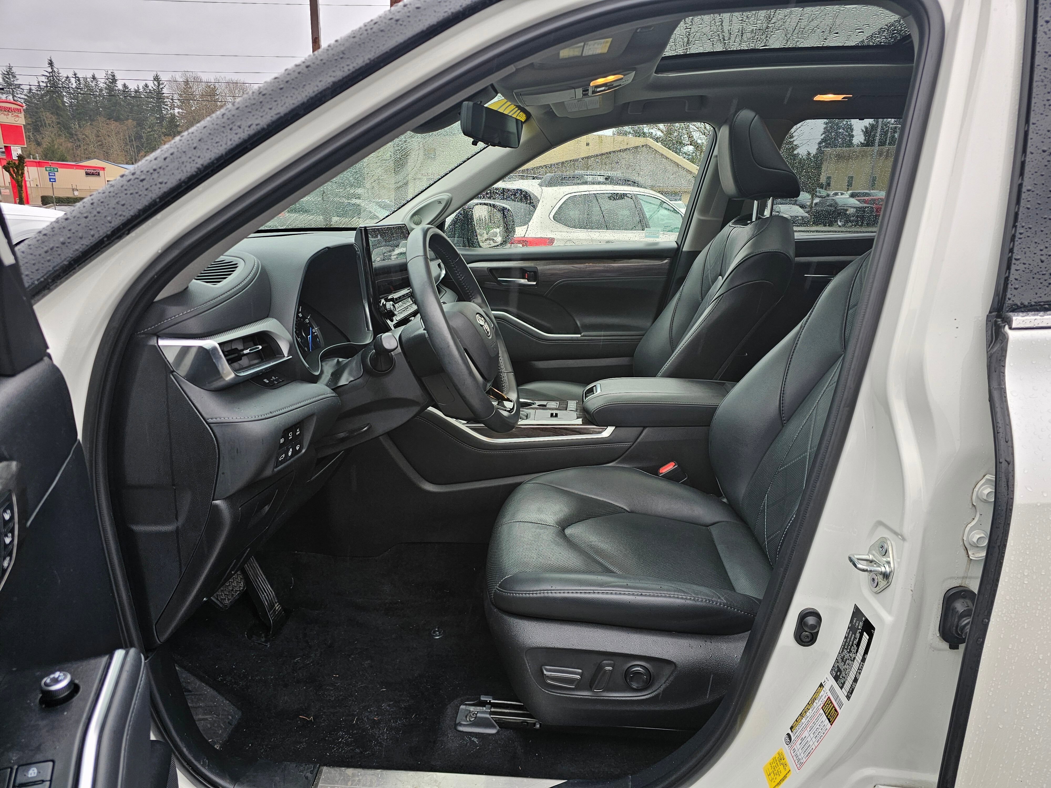 Used 2021 Toyota Highlander Platinum AWD/4WD image 22