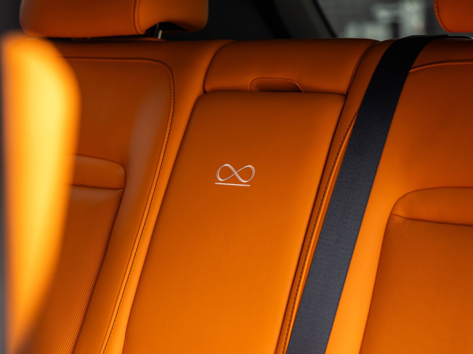 Certified 2023 Rolls-Royce Cullinan Black Badge image 44