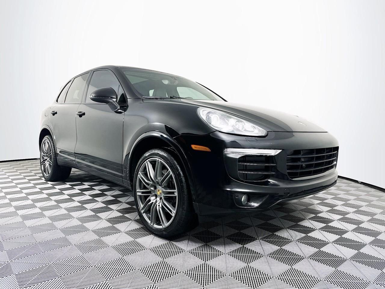 Used 2017 Porsche Cayenne Platinum Edition image 8