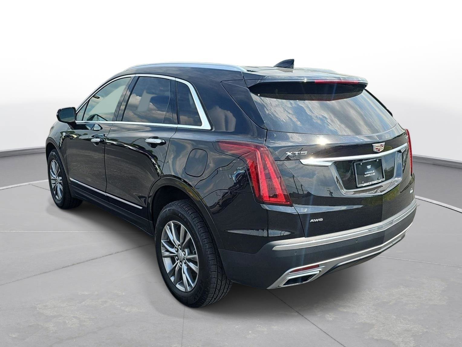 Certified 2023 Cadillac XT5 Premium Luxury AWD/4WD image 7