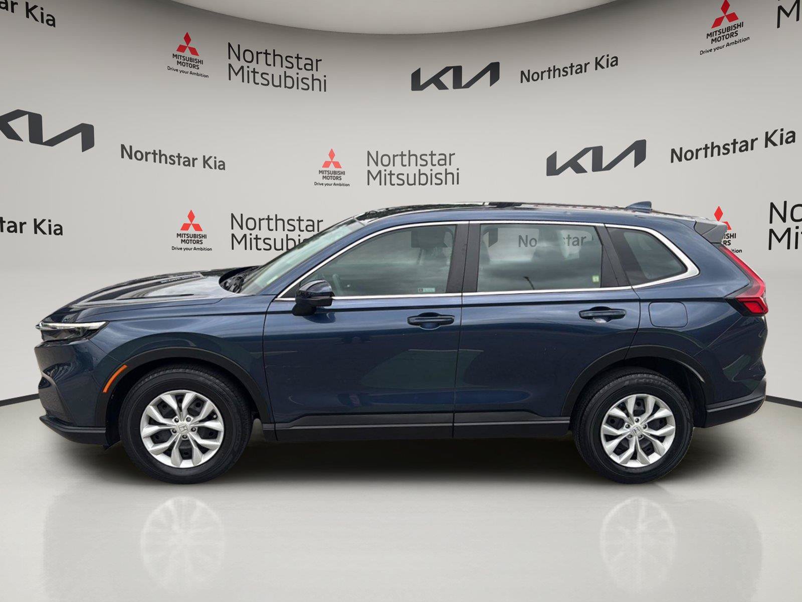 Used 2024 Honda CR-V LX image 3