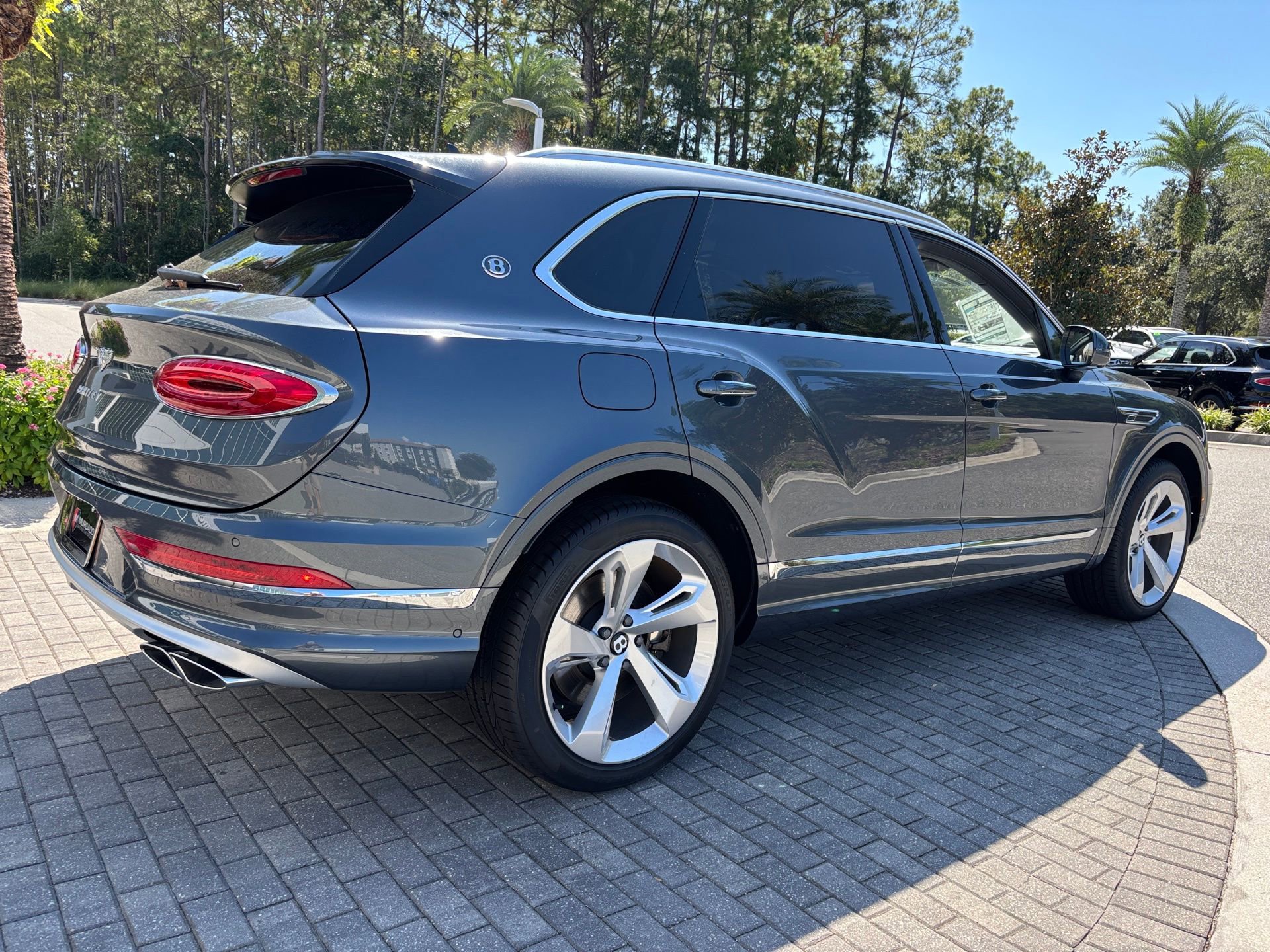New 2025 Bentley Bentayga Extended Wheelbase image 24