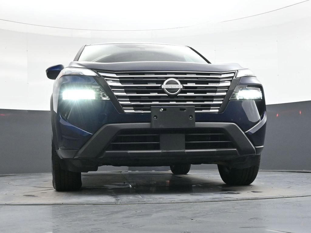 Used 2025 Nissan Rogue SV image 44