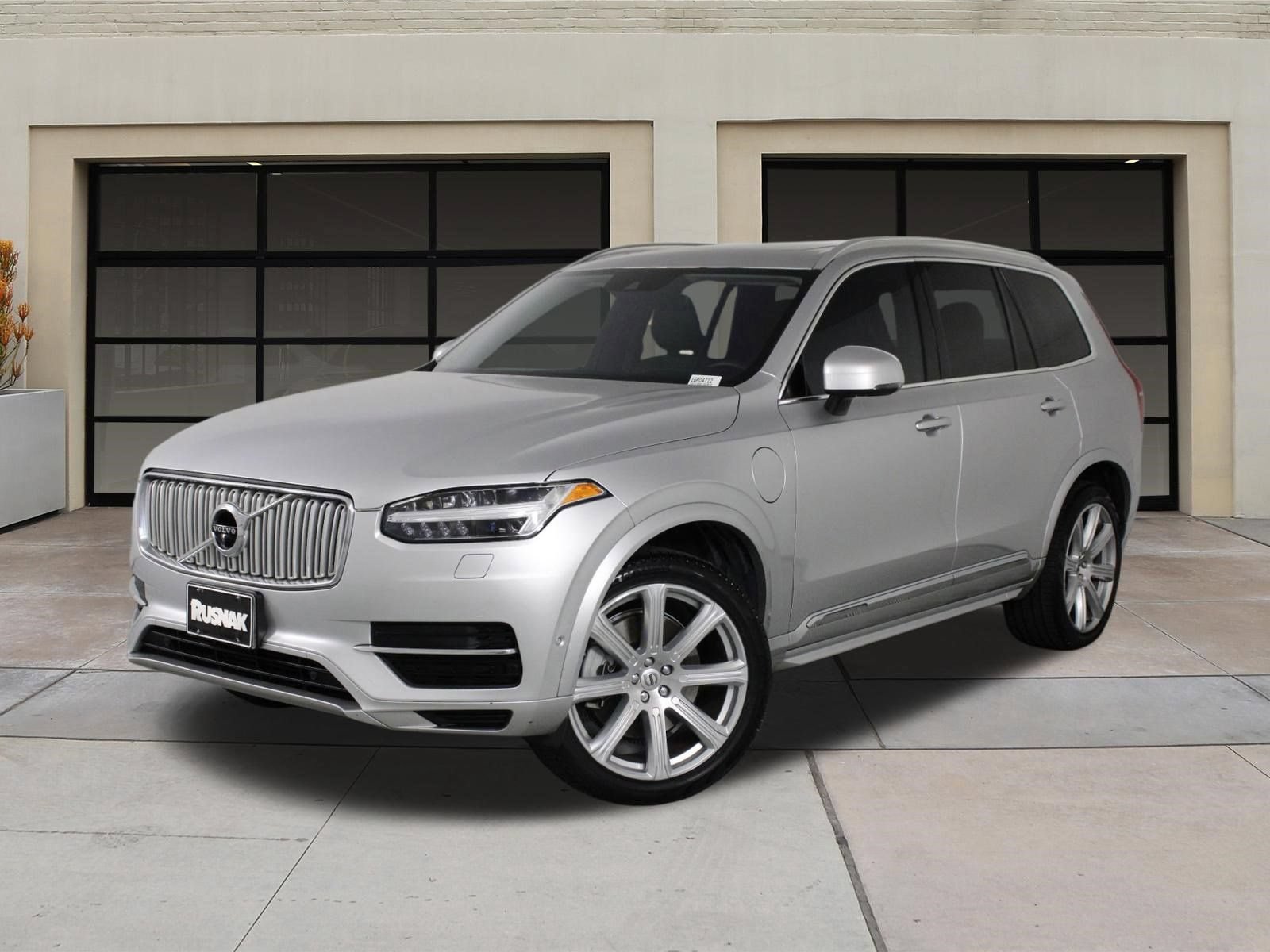 Used 2017 Volvo XC90 T8 Inscription w/ Luxury Package AWD/4WD image 3