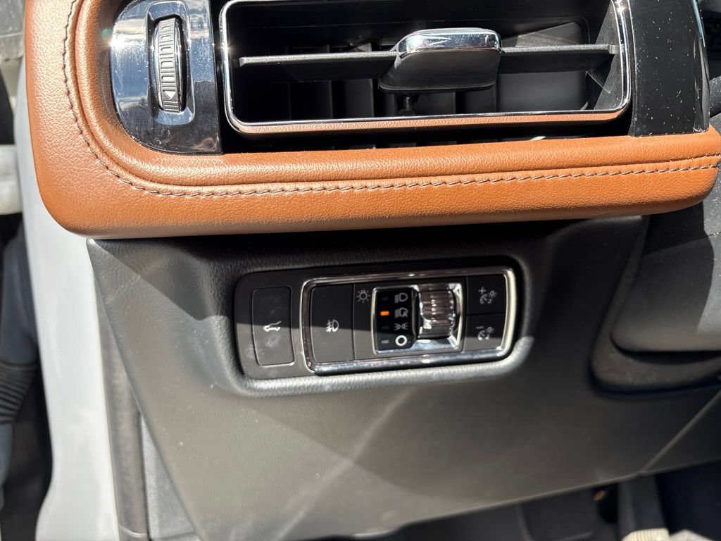 Used 2021 Lincoln Aviator Reserve w/ Equipment Group 202A AWD/4WD image 13