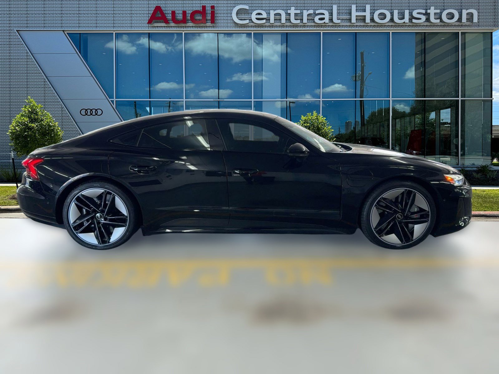 Used 2023 Audi RS e-tron GT w/ Carbon Performance Package image 8