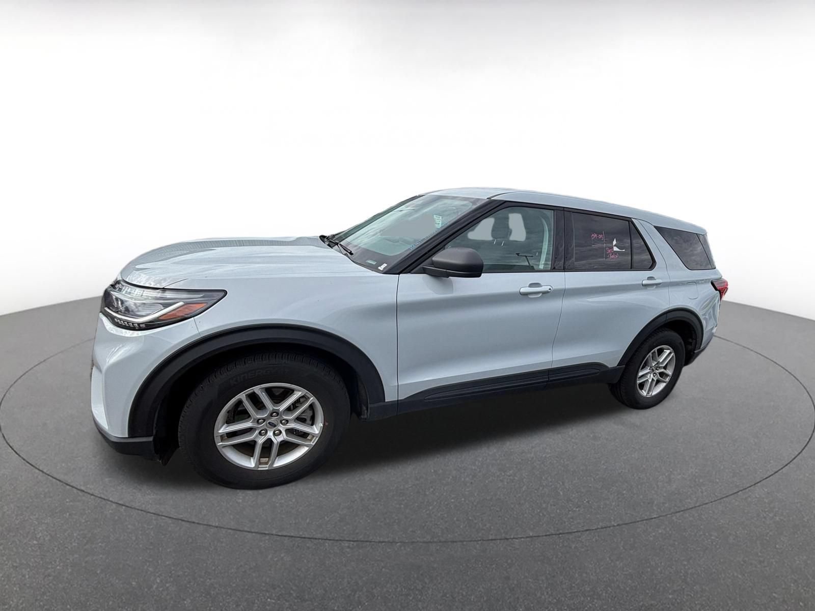 Used 2026 Ford Explorer Active AWD/4WD image 4