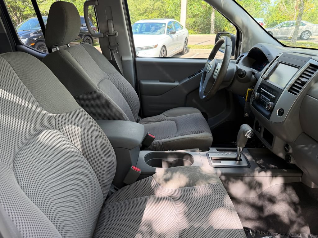 Used 2019 Nissan Frontier SV RWD image 9