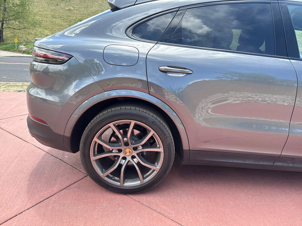 Used 2023 Porsche Cayenne Coupe AWD/4WD image 32