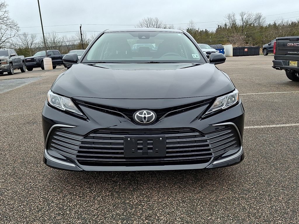 Used 2021 Toyota Camry LE image 5