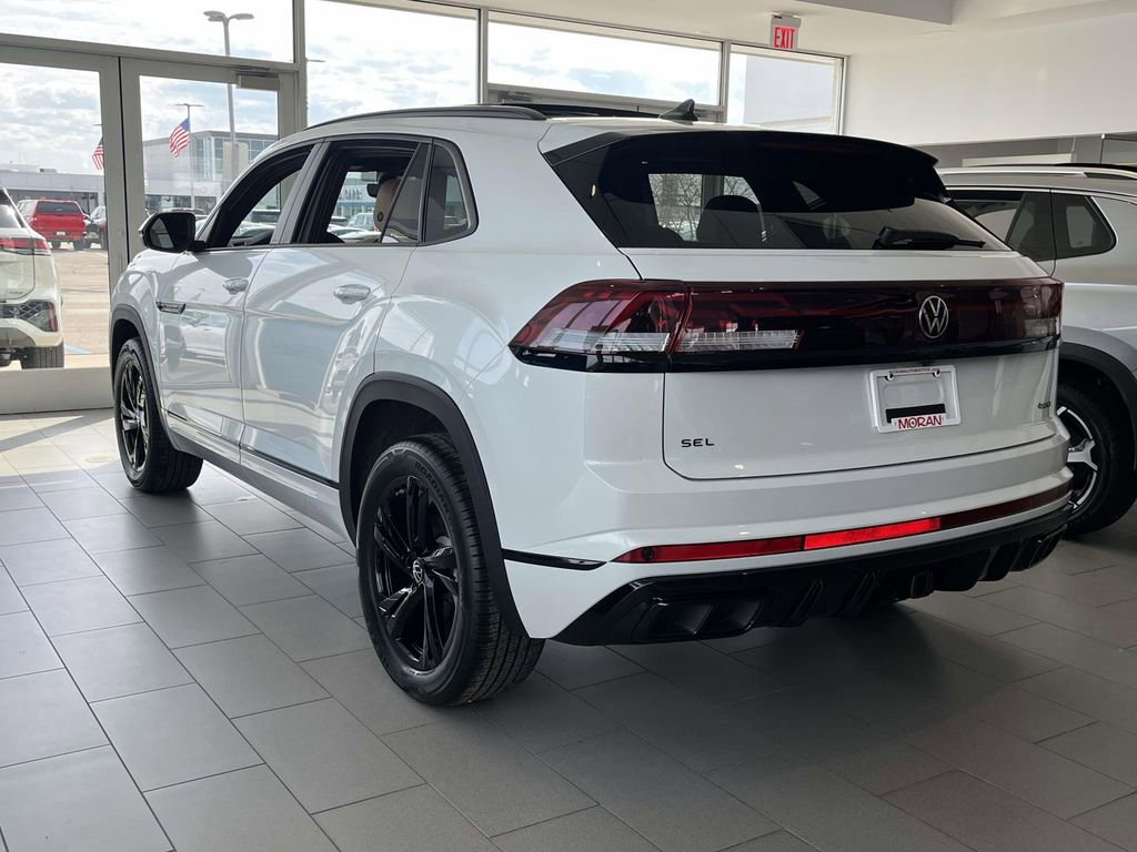 New 2026 Volkswagen Atlas Cross Sport SEL R-Line image 2