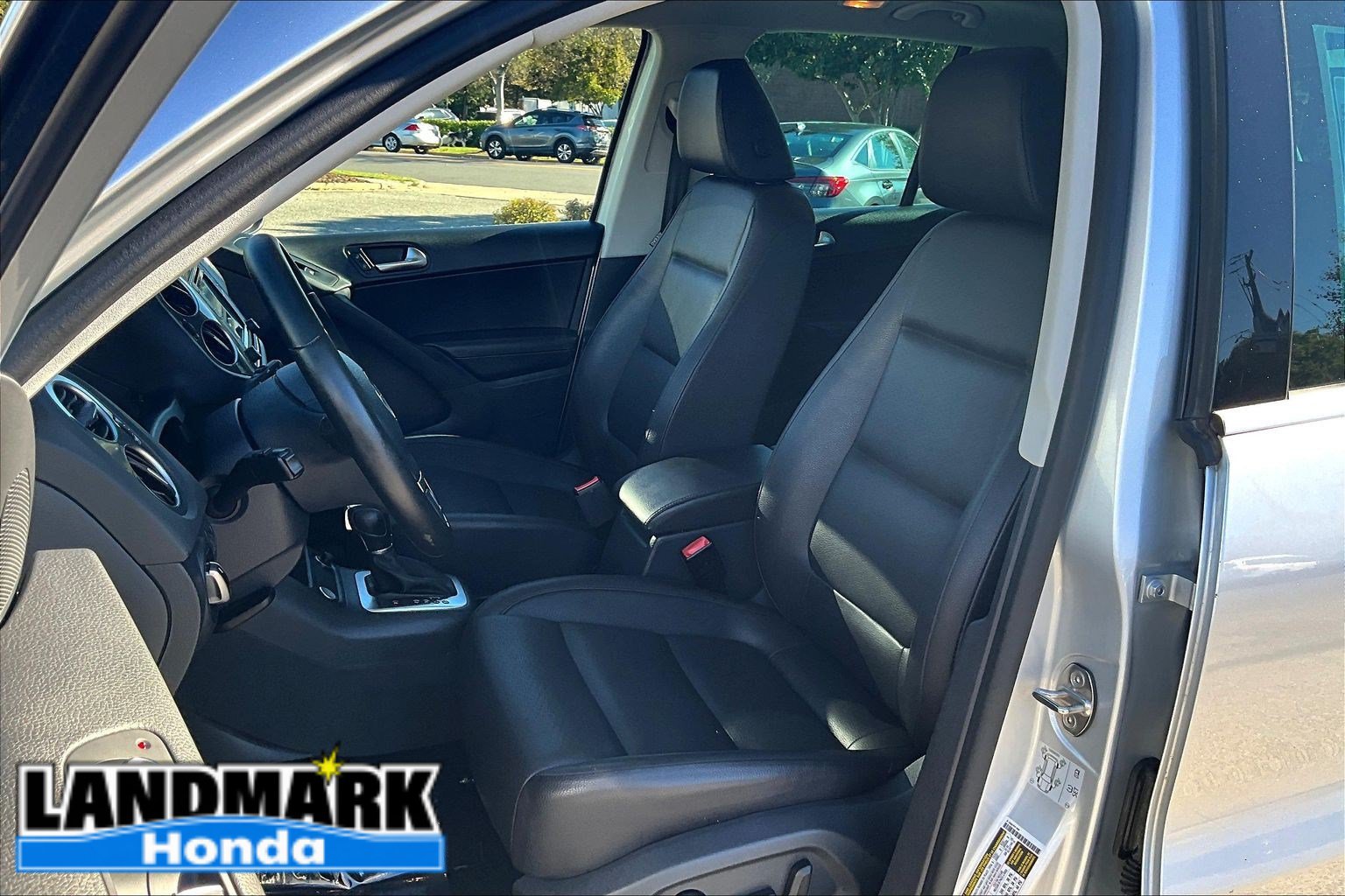 Used 2017 Volkswagen Tiguan Wolfsburg Edition AWD/4WD image 26