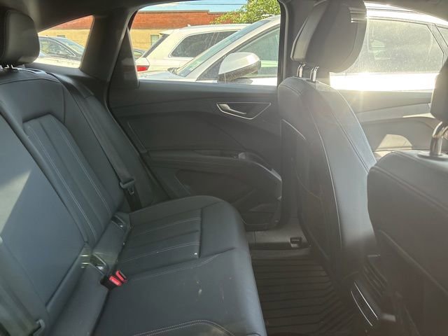 Used 2023 Audi Q4 e-tron Prestige AWD/4WD image 9