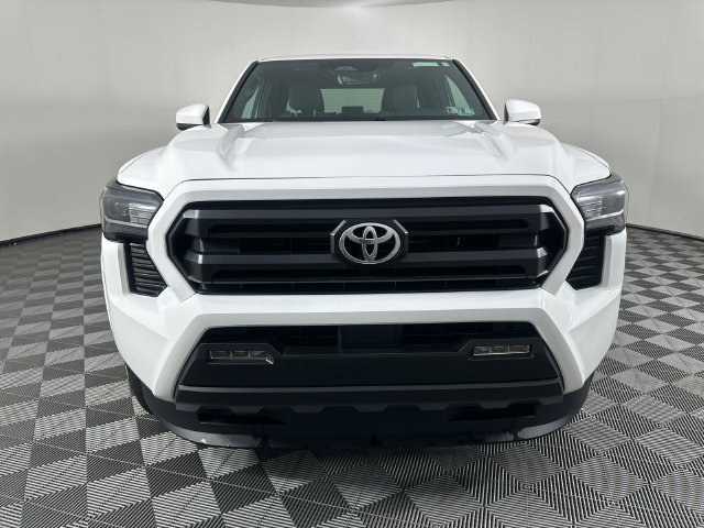 Used 2025 Toyota Tacoma SR5 AWD/4WD image 22