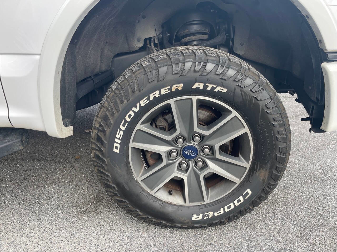 Used 2015 Ford F150 Lariat w/ Equipment Group 501A Mid AWD/4WD image 9