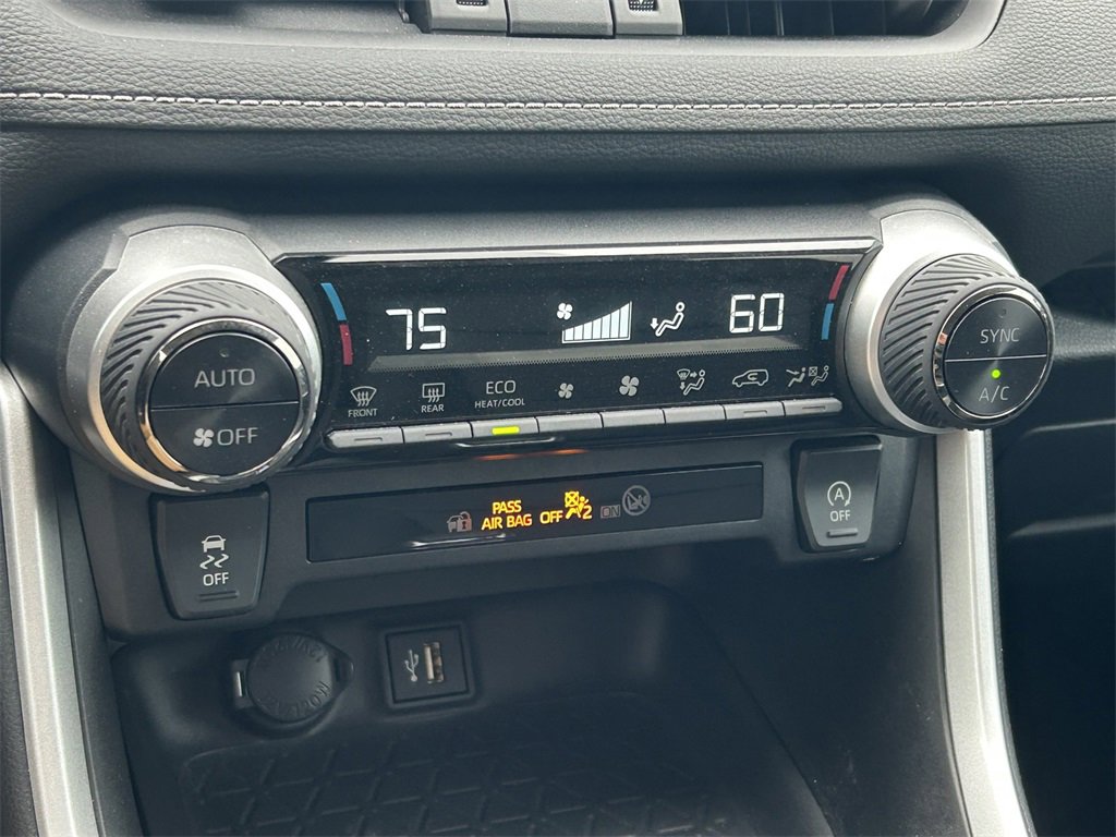 Used 2024 Toyota RAV4 XLE Premium image 30