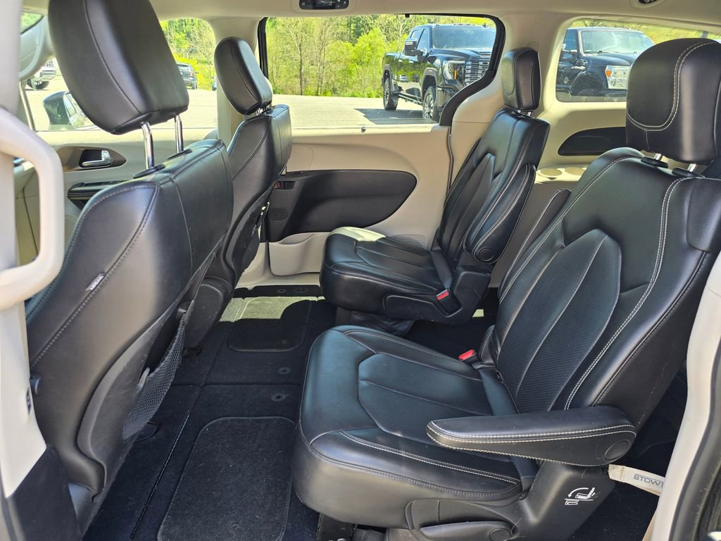 Used 2021 Chrysler Voyager Lxi image 10